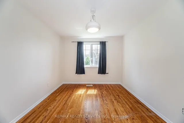 Additional image 33 of 2 Ferndale Cres