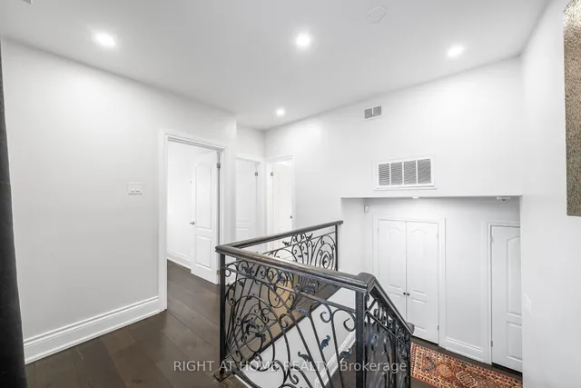 Additional image 32 of 40 Heathview Ave