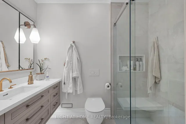 Additional image 26 of 636 Wellington St