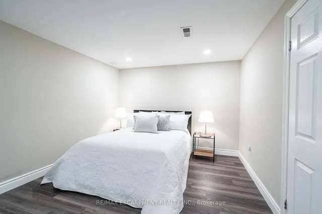 Additional image 41 of 2399 MALCOLM Cres