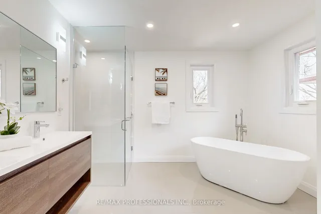 Additional image 29 of 1327 Greenwood Cres