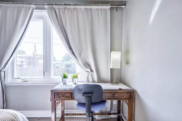 Additional image 21 of 215 Searle Ave