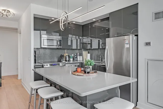 Additional image 11 of 80 Marine Parade Dr Unit 2907