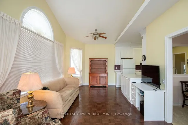 Additional image 22 of 91 Silverbirch Blvd