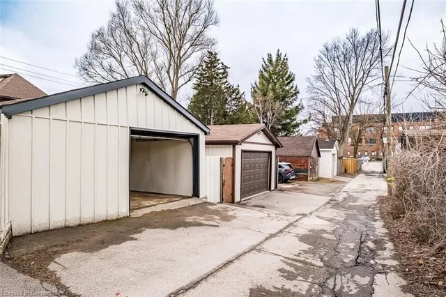 Additional image 46 of 396 Charlton Ave