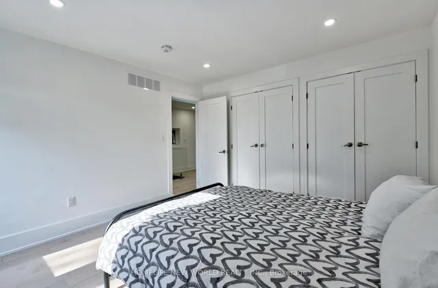 Additional image 23 of 253 Albany Ave