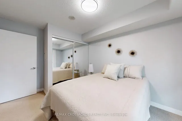 Additional image 11 of 33 Bay St Unit 813