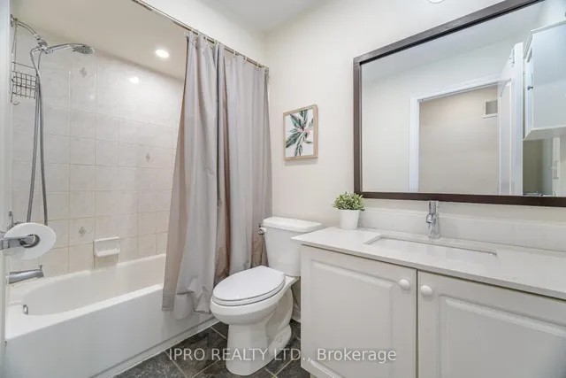 Additional image 34 of 803 Khan Cres