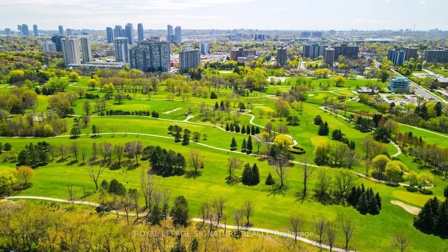 Additional image 43 of 22 Dalbret Cres