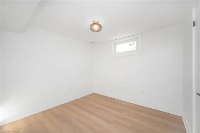 Additional image 11 of 39 Westminster Ave Unit Lower