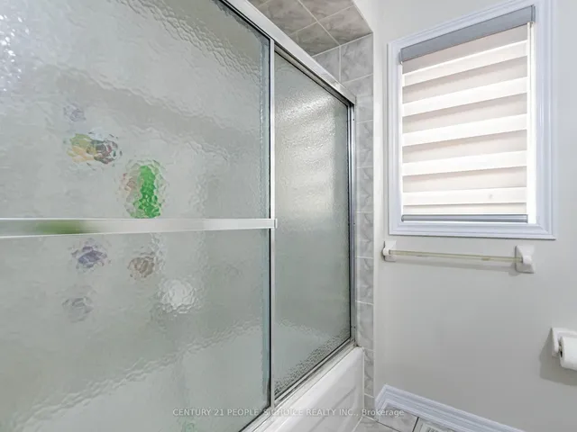 Additional image 40 of 74 Crystalview Cres