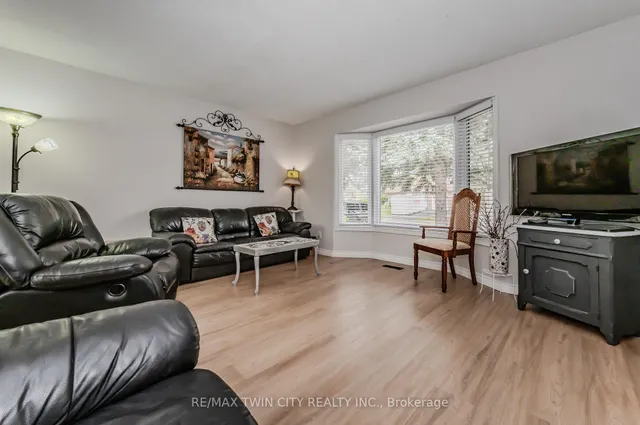 Additional image 9 of 136 St Jerome Cres