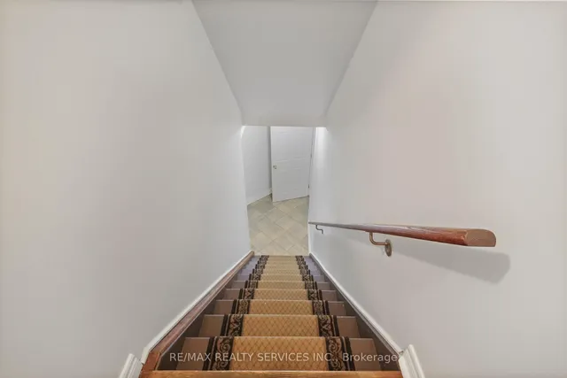 Additional image 38 of 33 Leparc Rd