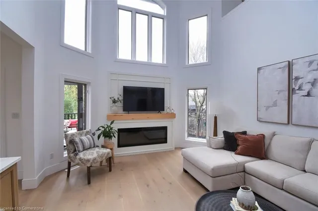 Additional image 22 of 46 Parkmanor Dr