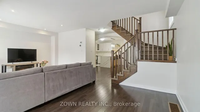 Additional image 11 of 8 Francesco St