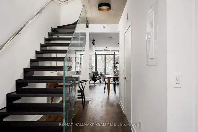 8 Dovercourt Rd Unit 317