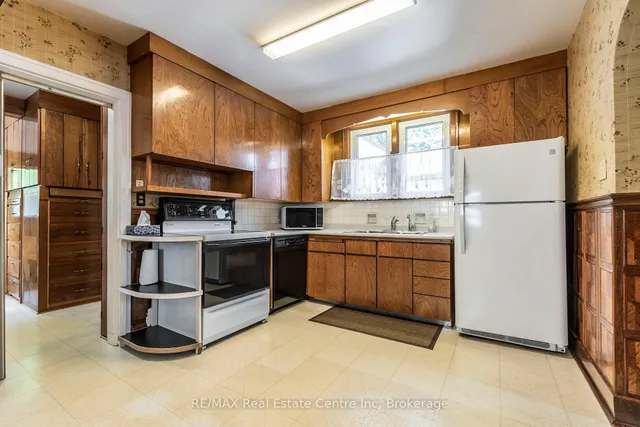 Additional image 13 of 100 Borden Ave