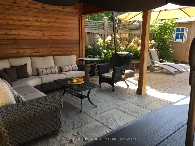 Additional image 33 of 1521 Craigleith Rd