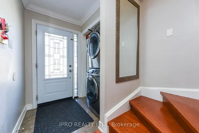 Additional image 3 of 5136 Palomar Cres