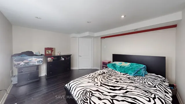 Additional image 29 of 165 Harewood Ave