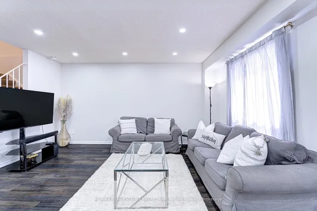 Additional image 9 of 10 Menoke Crt