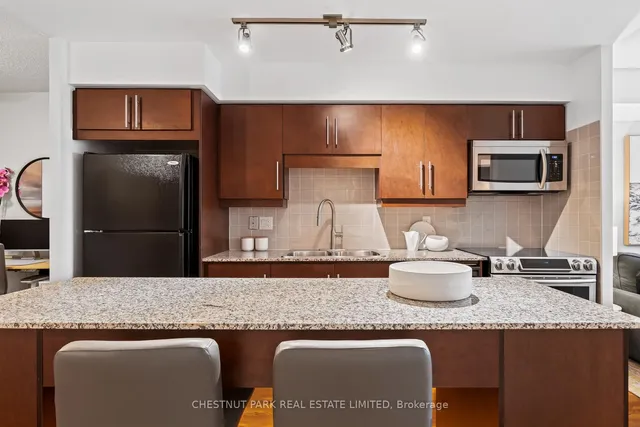 Additional image 6 of 20 Blue Jays Way Unit 920