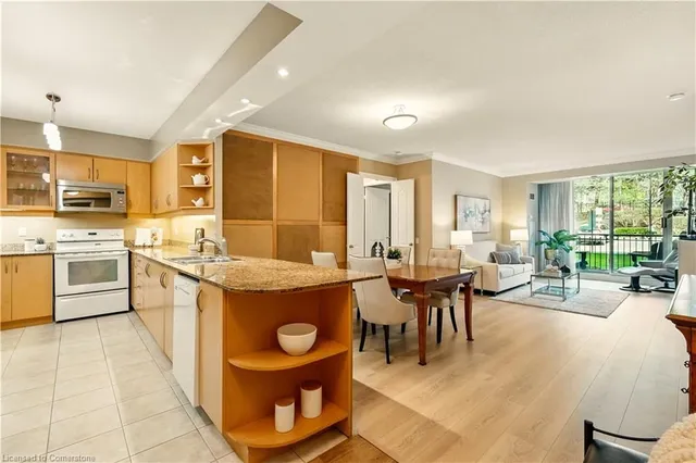 Additional image 16 of 18 William Carson Cres Unit 111