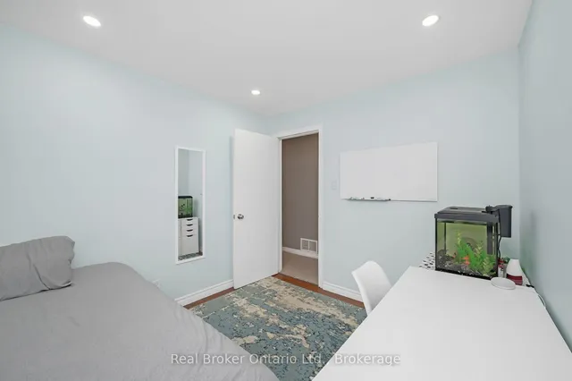 Additional image 33 of 615 Sheraton Rd