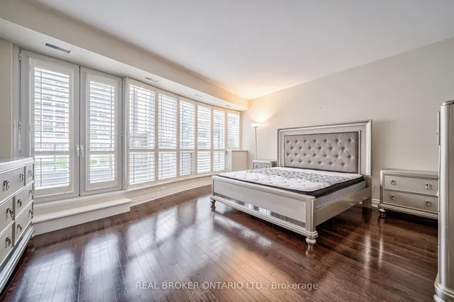 Additional image 28 of 761 Bay St Unit TH08