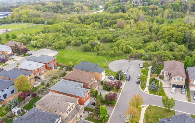 Additional image 50 of 1731 Riverbrook Cres