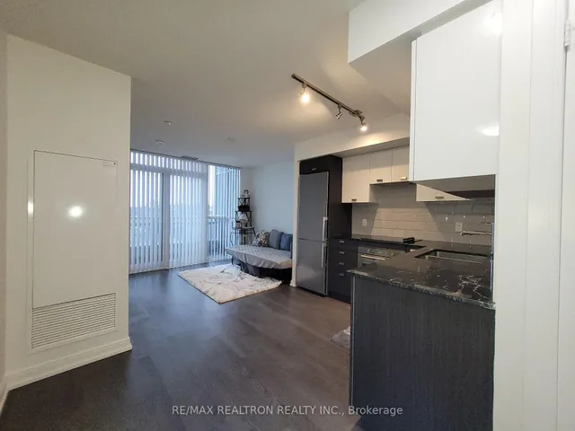 Additional image 3 of 275 Village Green Sq Unit 325