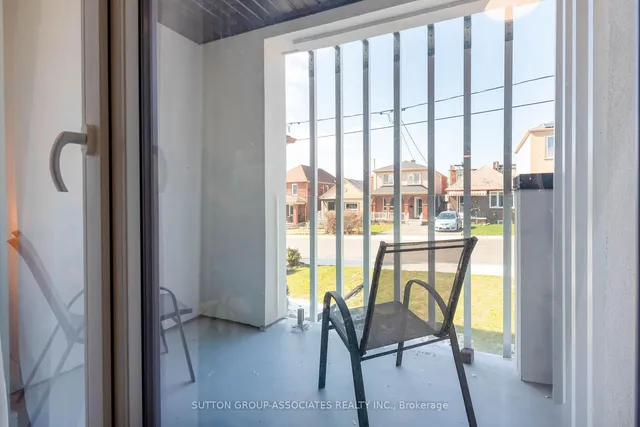 Additional image 28 of 33 Lanark Ave