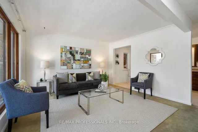 Additional image 8 of 33 Heathrow Dr