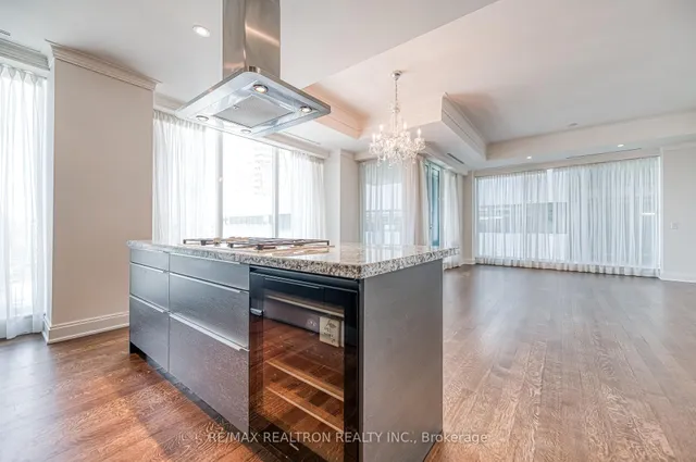 Additional image 16 of 206 Bloor St Unit 801
