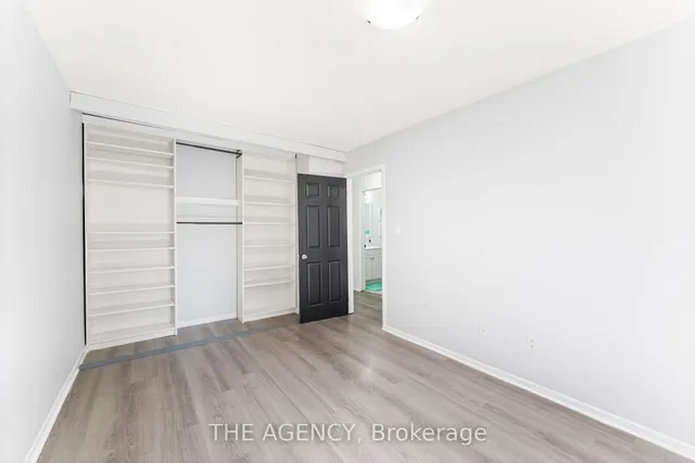 Additional image 17 of 35 McMullen Cres Unit 35