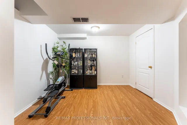 Additional image 24 of 96 Lake Louise Dr