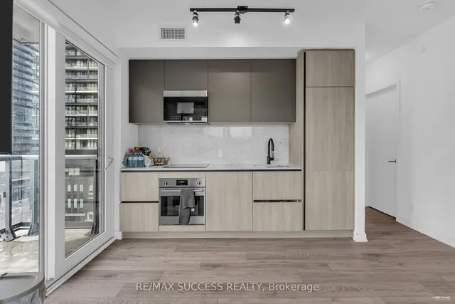 Additional image 7 of 108 Peter St Unit 727