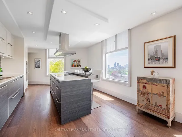 Additional image 11 of 423 Avenue Rd Unit 8