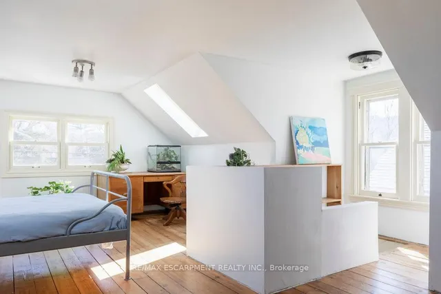 Additional image 35 of 24 Hyde Park Ave