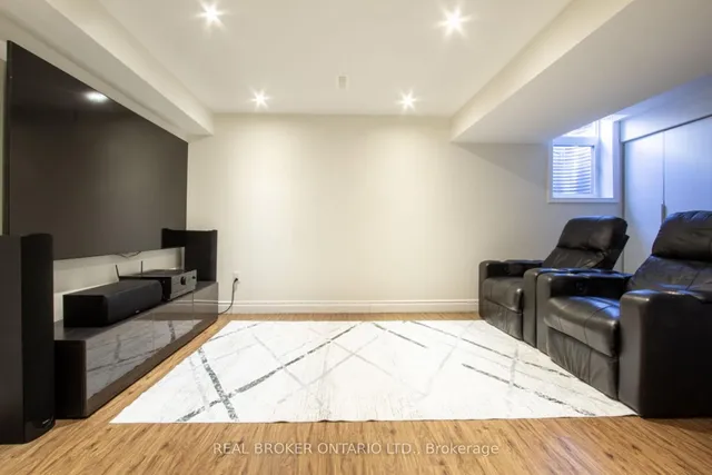 Additional image 28 of 1522 Lancaster Dr Unit 18