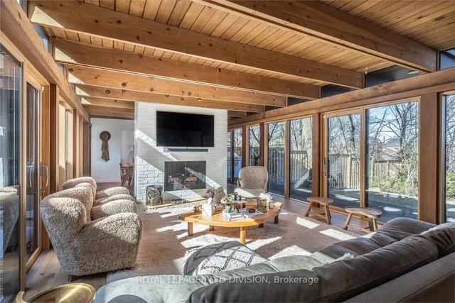 Additional image 30 of 43 Douglas Cres