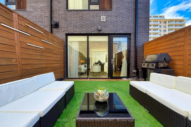 Additional image 12 of 536A Eglinton Ave