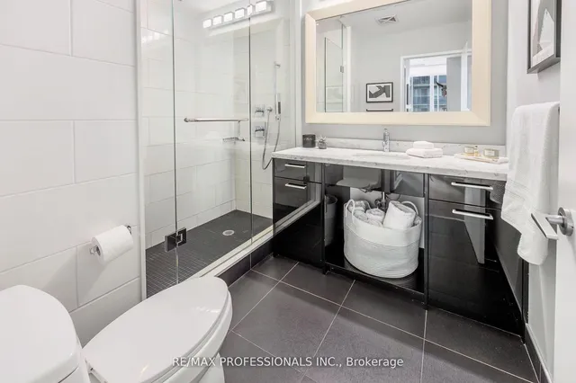 Additional image 15 of 88 Park Lawn Rd Unit 911