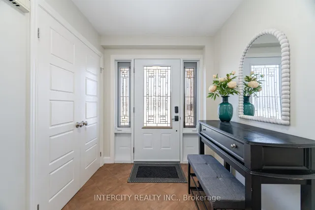 Additional image 5 of 35 Lower Canada Cres