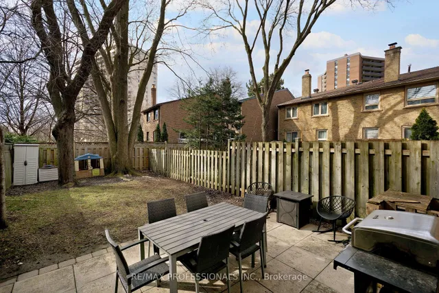 Additional image 32 of 24 Stoneham Rd