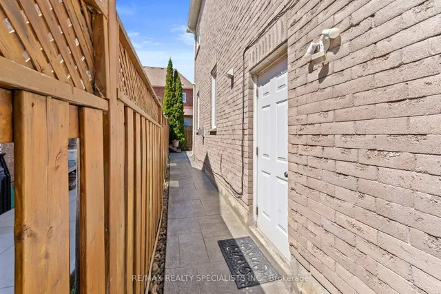 Additional image 45 of 14 Banks Dr