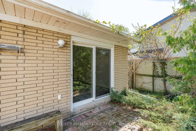 Additional image 36 of 123 Lynn Crt