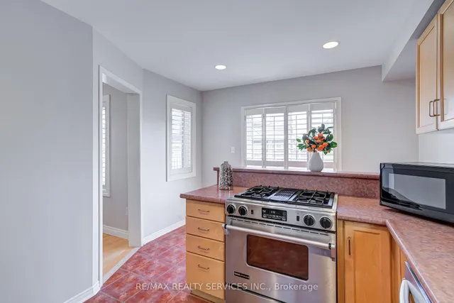 Additional image 19 of 3 White Tail Cres