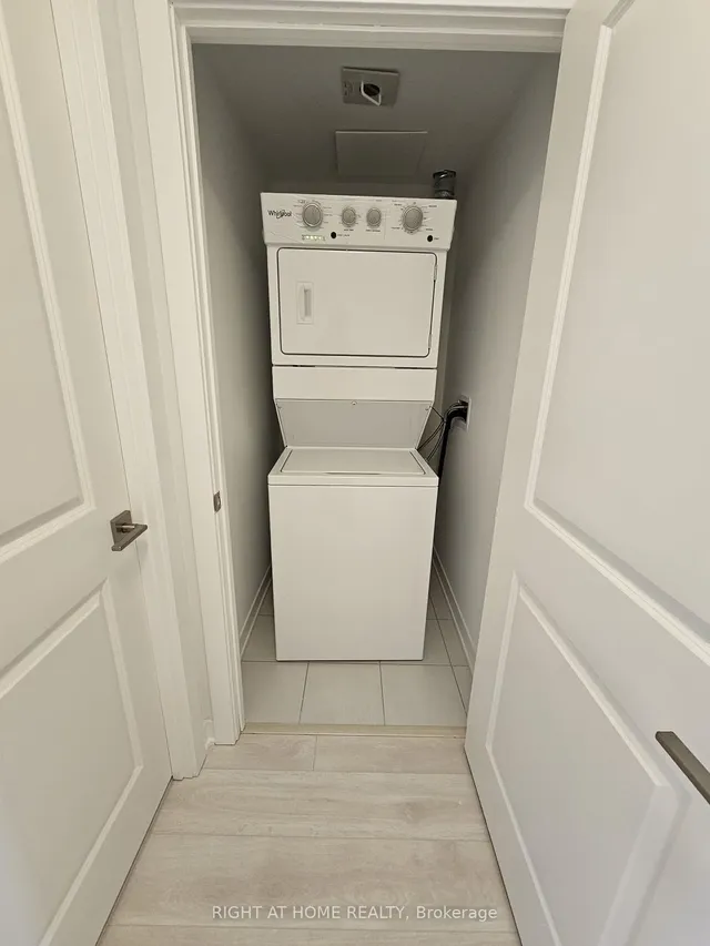 Additional image 15 of 4017 Hickory Dr Unit 5