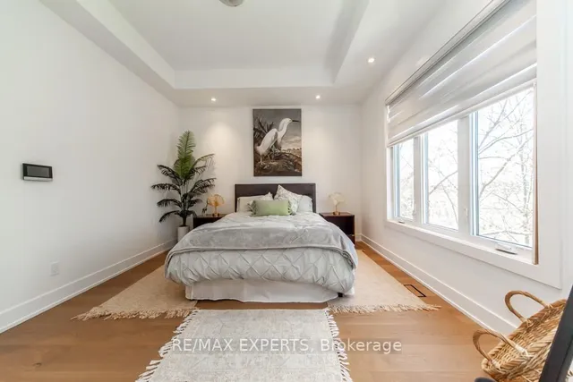 Additional image 23 of 68 Twenty Fourth St